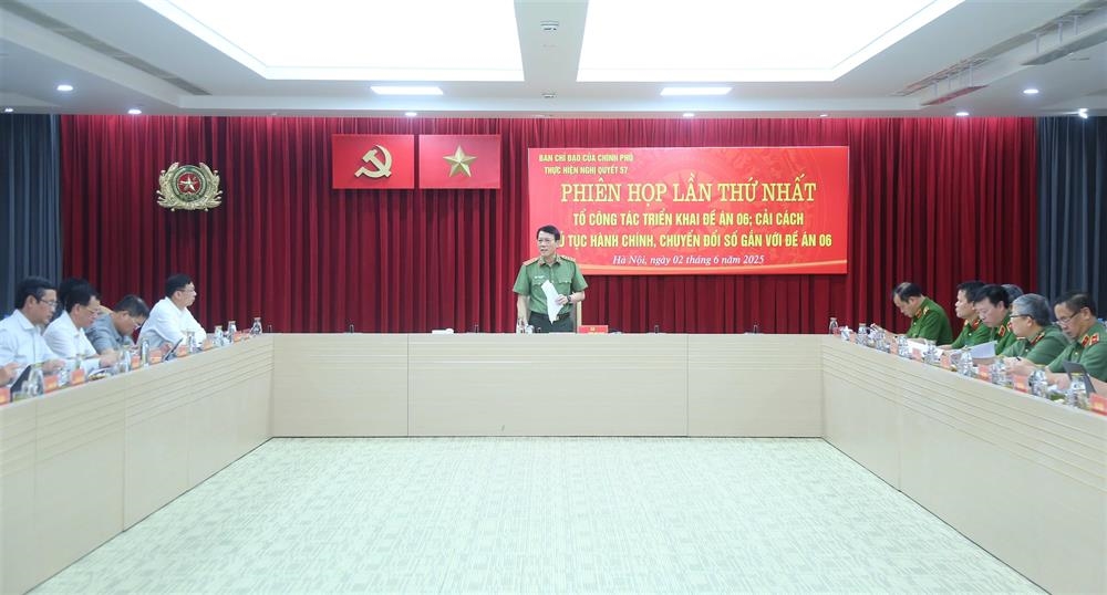 Tổ công tác triển khai Đề án 06; cải cách thủ tục hành chính và chuyển đổi số gắn với Đề án 06 họp phiên thứ nhất