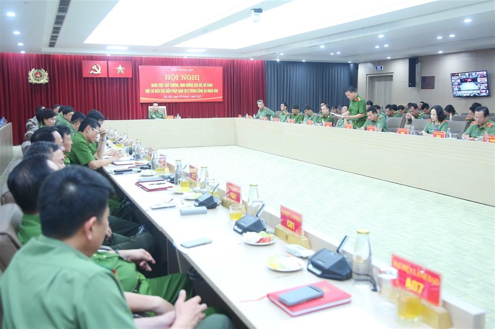 Hội nghị quán triệt chủ trương, định hướng sửa đổi, bổ sung một số điều của Hiến pháp năm 2013 trong Công an nhân dân