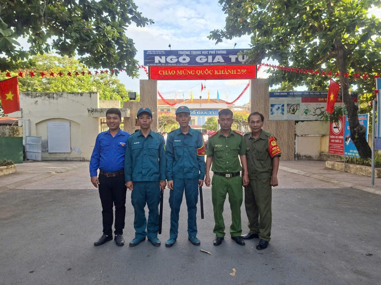 Công an phường Bắc Cam Ranh bảo đảm an ninh, trật tự, an toàn giao thông ngày khai giảng năm học 2026 - 2027
