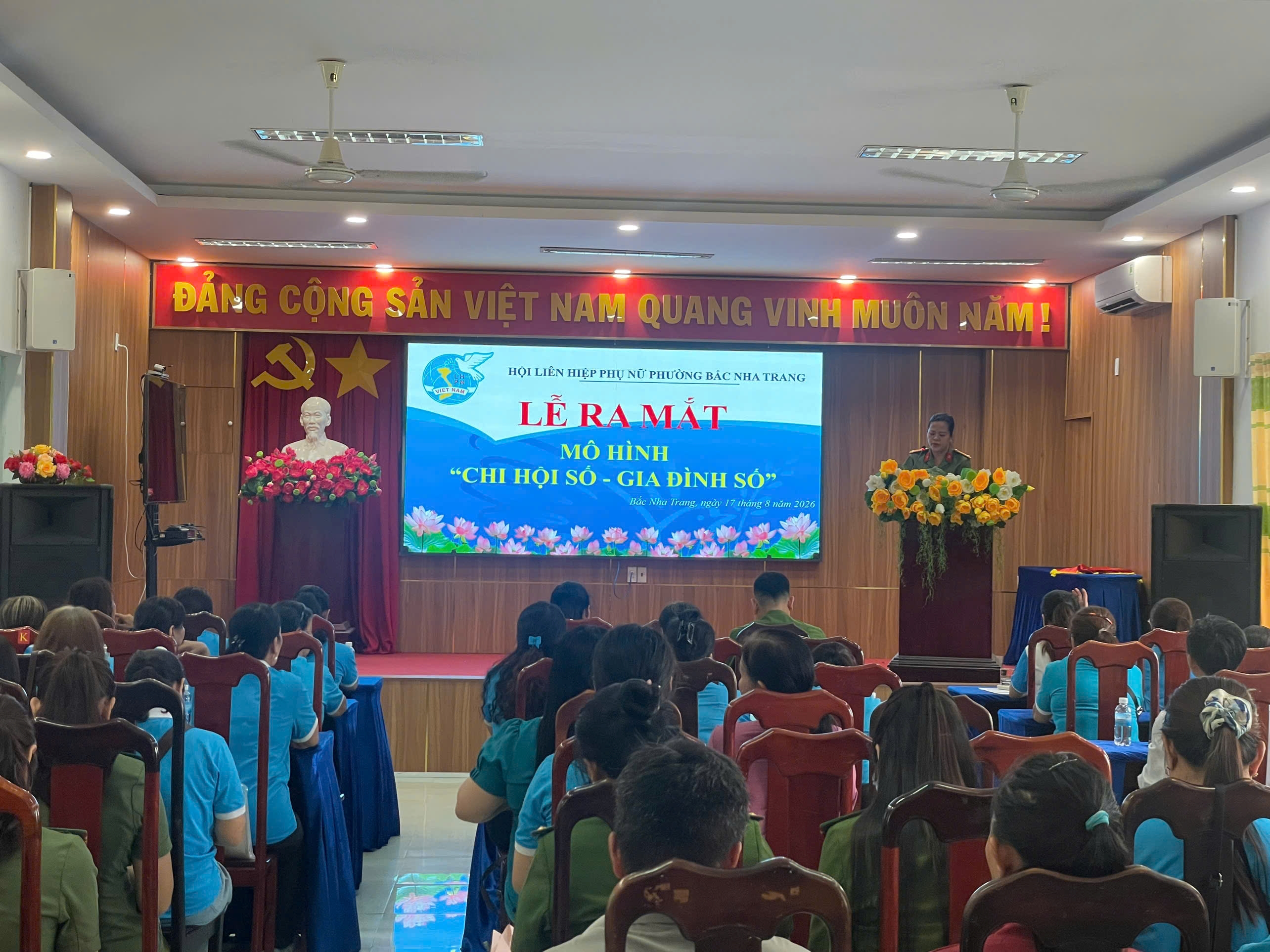 Phường Bắc Nha Trang Ra mắt mô hình “Chi hội Phụ nữ và Gia đình trong thực hiện phong trào Bình dân học số”