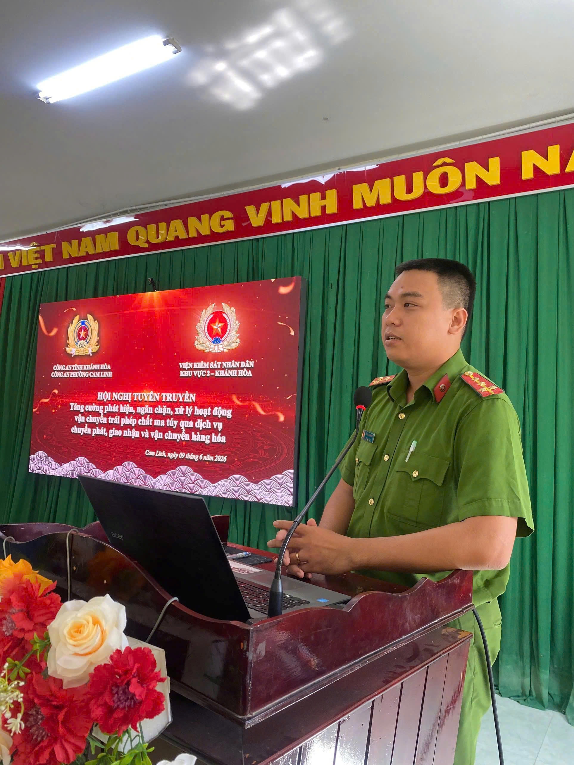 Công an phường Cam Linh tổ chức tuyên truyền pháp luật phòng, chống ma túy cho các đơn vị bưu chính, chuyển phát trên địa bàn