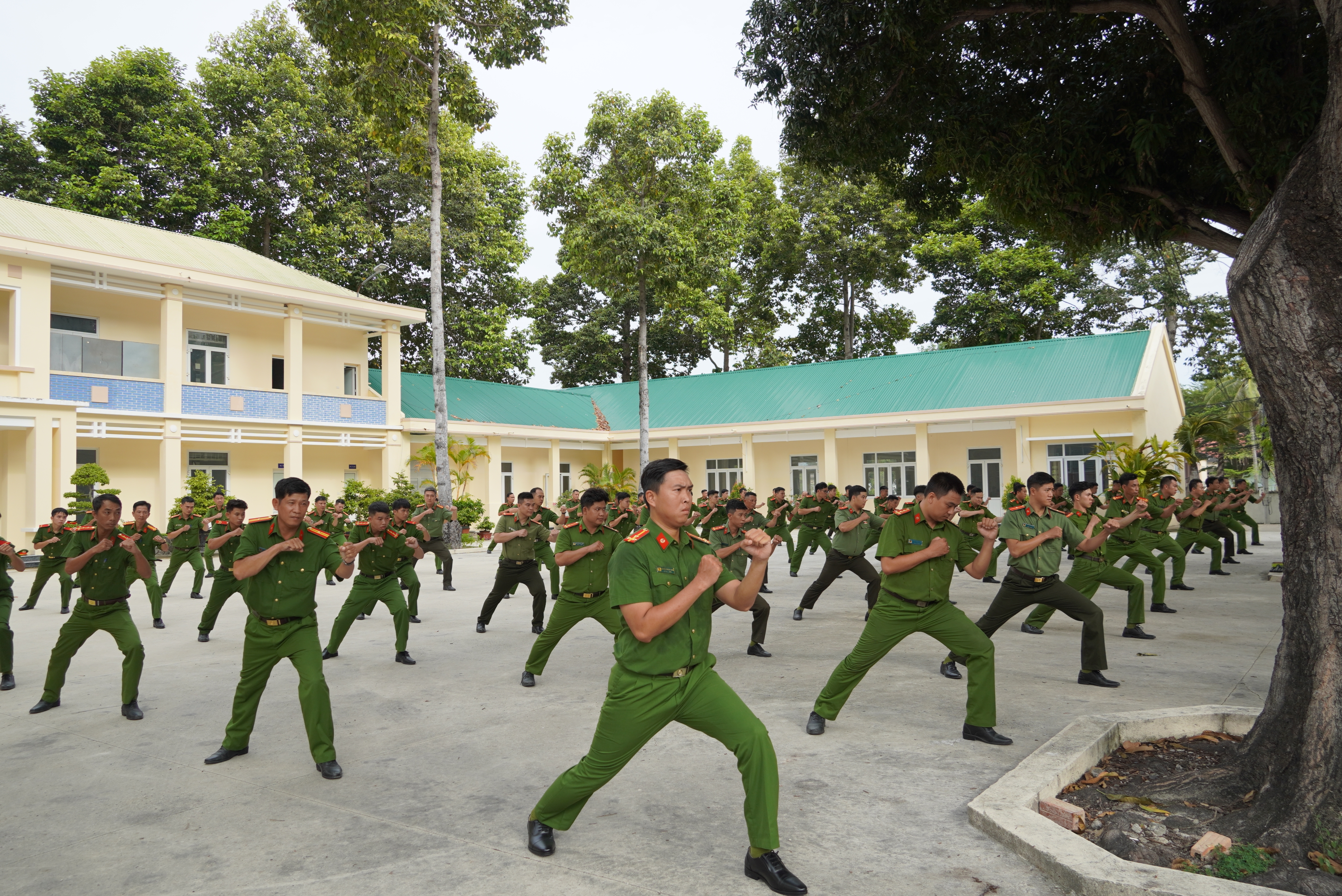 Công an phường Cam Ranh: Nâng cao sức chiến đấu, thực hiện tốt công tác kiểm tra điều lệnh, quân sự, võ thuật năm 2026