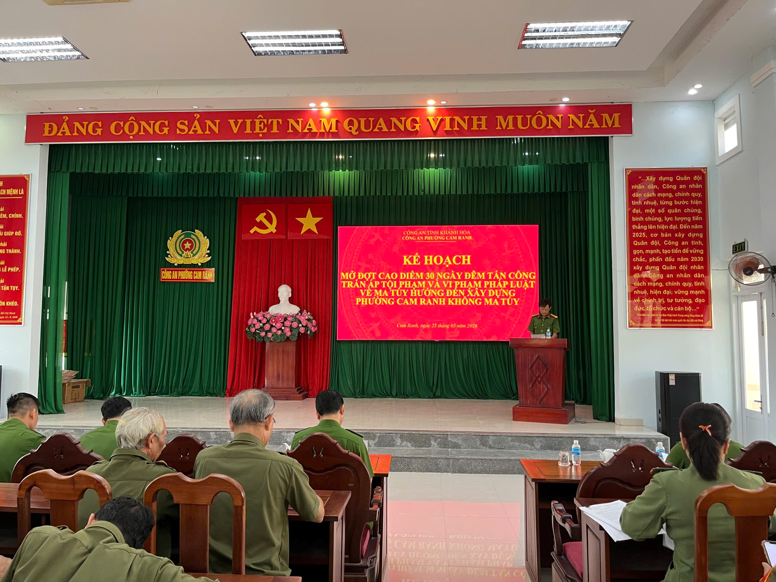 Công an phường Cam Ranh ra quân mở đợt cao điểm 30 ngày đêm tấn công, trấn áp tội phạm và vi phạm pháp luật về ma túy