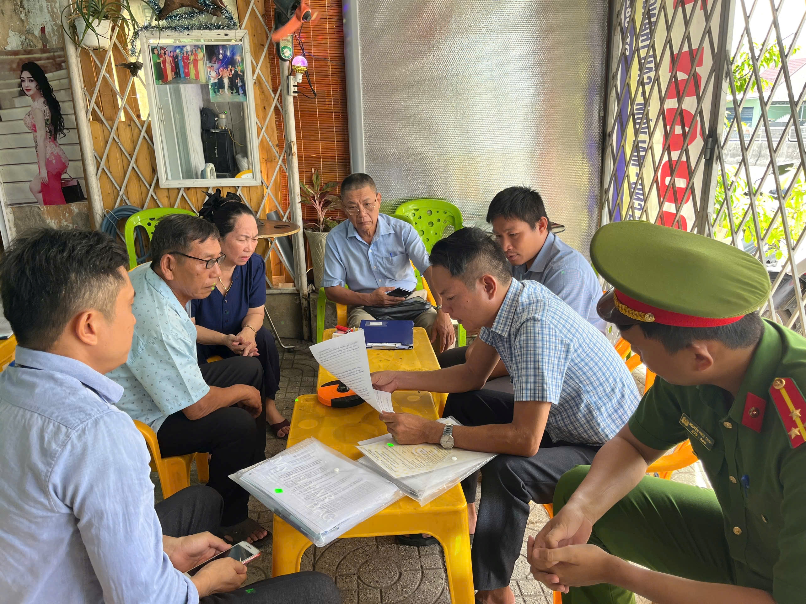 Công an phường Cam Ranh tăng cường kiểm tra cơ sở kinh doanh dịch vụ văn hóa