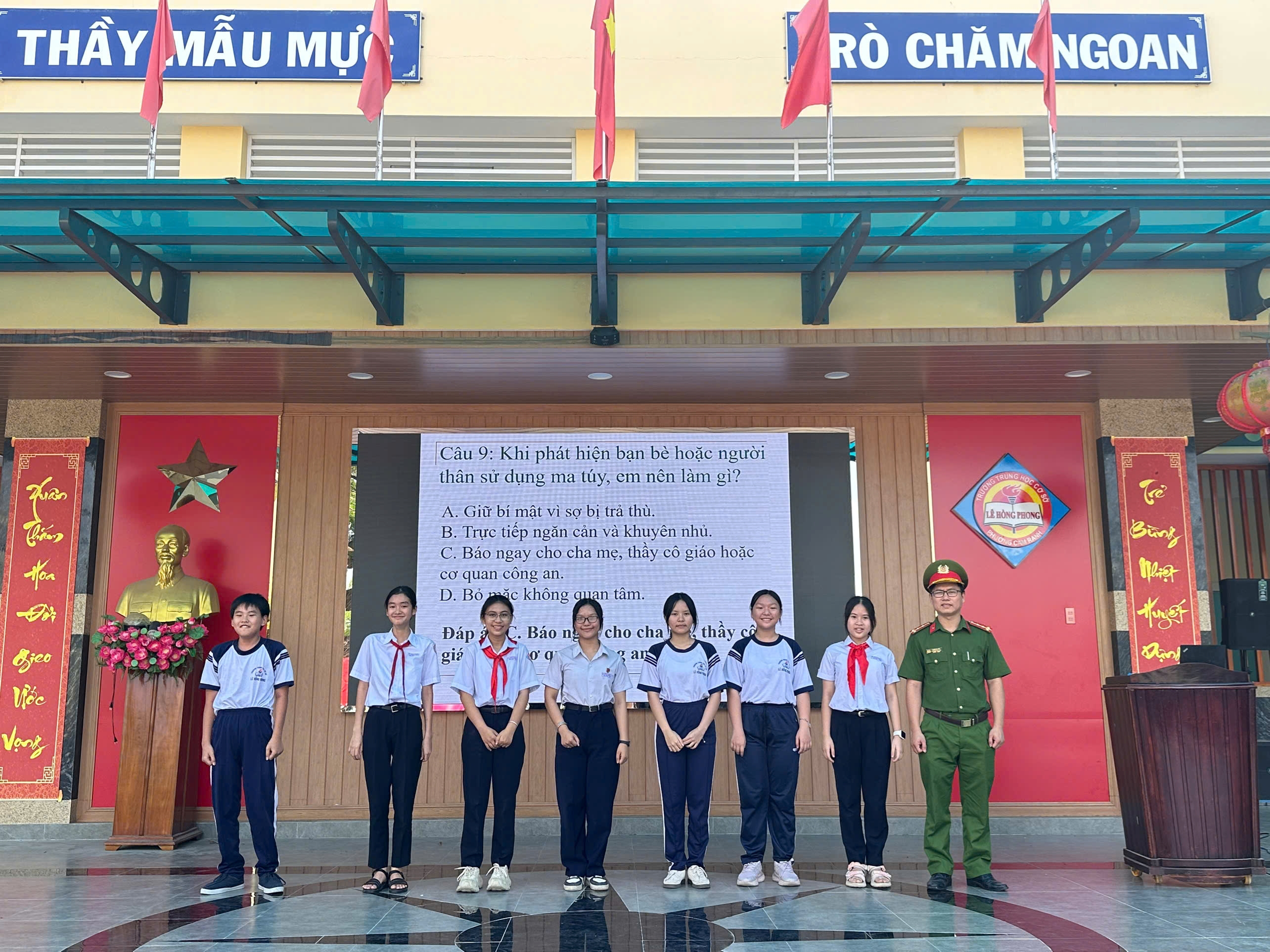 Công an phường Cam Ranh phối hợp trường THCS Lê Hồng Phong tuyên truyền phòng, chống ma túy học đường