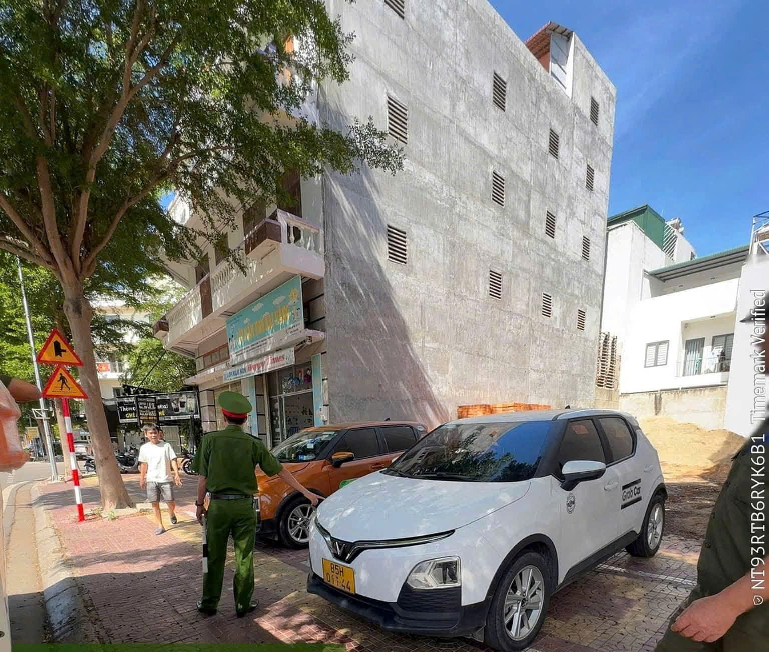 Công an phường Đông Hải phối hợp ra quân đảm bảo trật tự an toàn giao thông, trật tự đô thị, công cộng