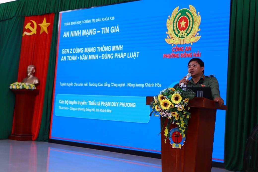 Công an phường Đông Hải phối hợp tuyên truyền pháp luật cho gần 1.000 sinh viên, học viên Trường Cao đẳng Công nghệ - Năng lượng Khánh Hòa