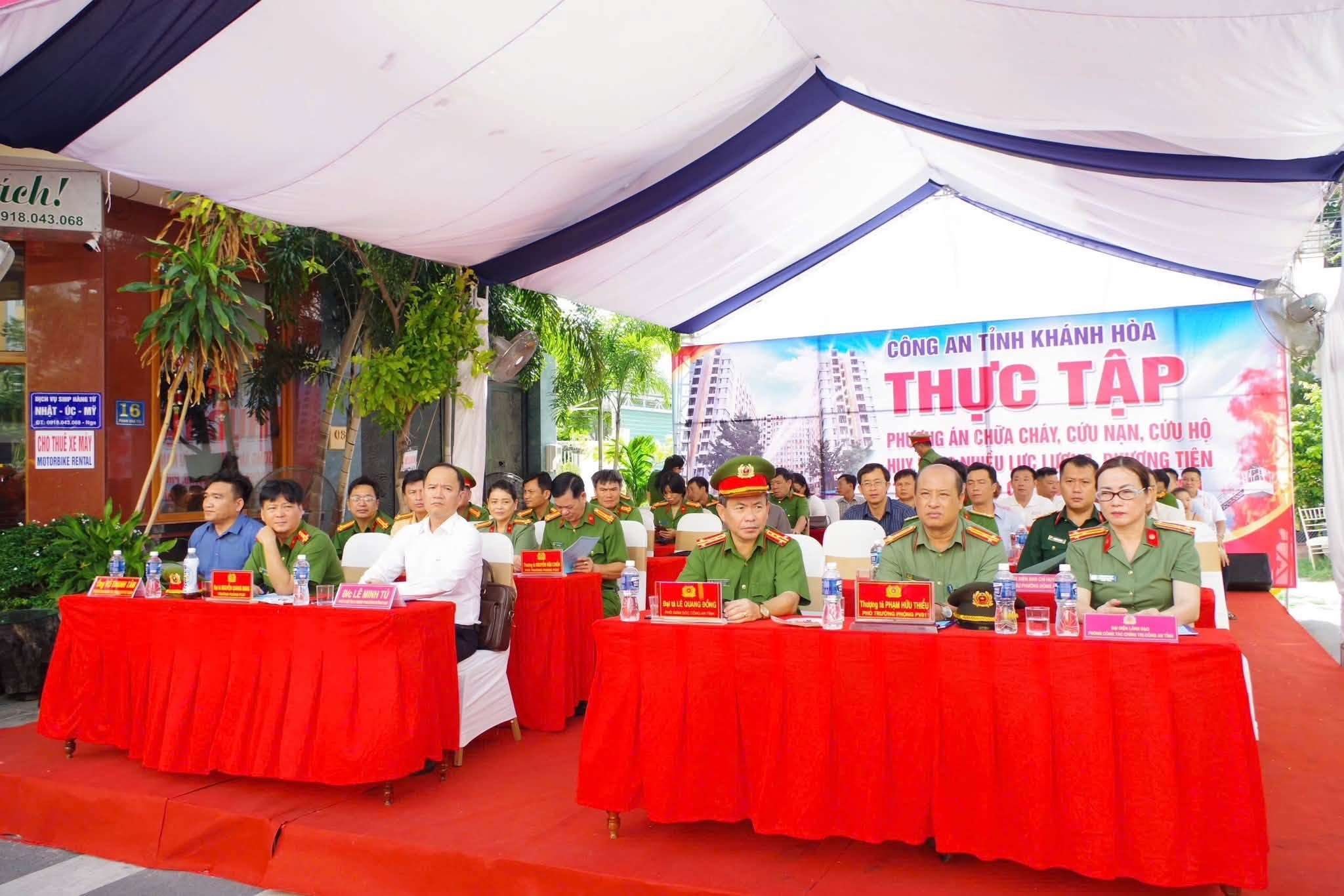 Công an phường Đông Hải đảm bảo an ninh, trật tự phục vụ diễn tập phòng cháy chữa cháy và cứu nạn cứu hộ tại chung cư Phú Thịnh