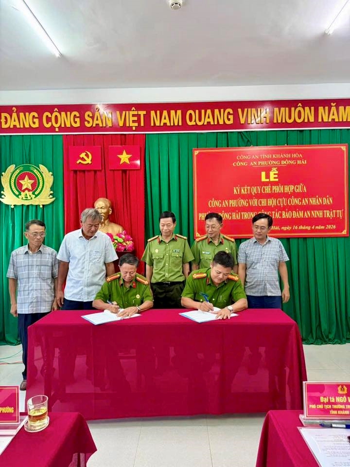 Công an phường Đông Hải ký kết quy chế phối hợp với chi hội cựu công an nhân dân phường Đông Hải