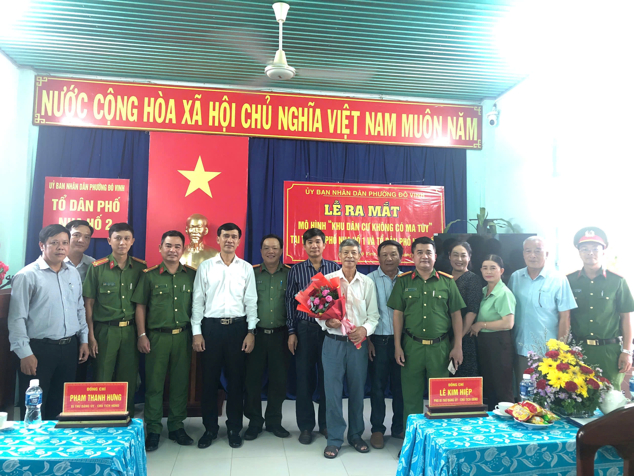 Lễ ra mắt mô hình “Khu dân cư không ma tuý” tại Tổ dân phố Nha Hố 1 và Tổ dân phố Nha Hố 2, phường Đô Vinh, tỉnh Khánh Hoà.