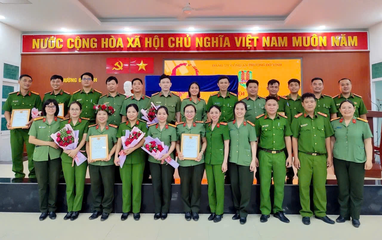 Đảng ủy Công an phường Đô Vinh tổ chức Hội thi “Rung chuông vàng” tìm hiểu kiến thức về Nghị quyết Đại hội đại biểu toàn quốc lần thứ XIV của Đảng