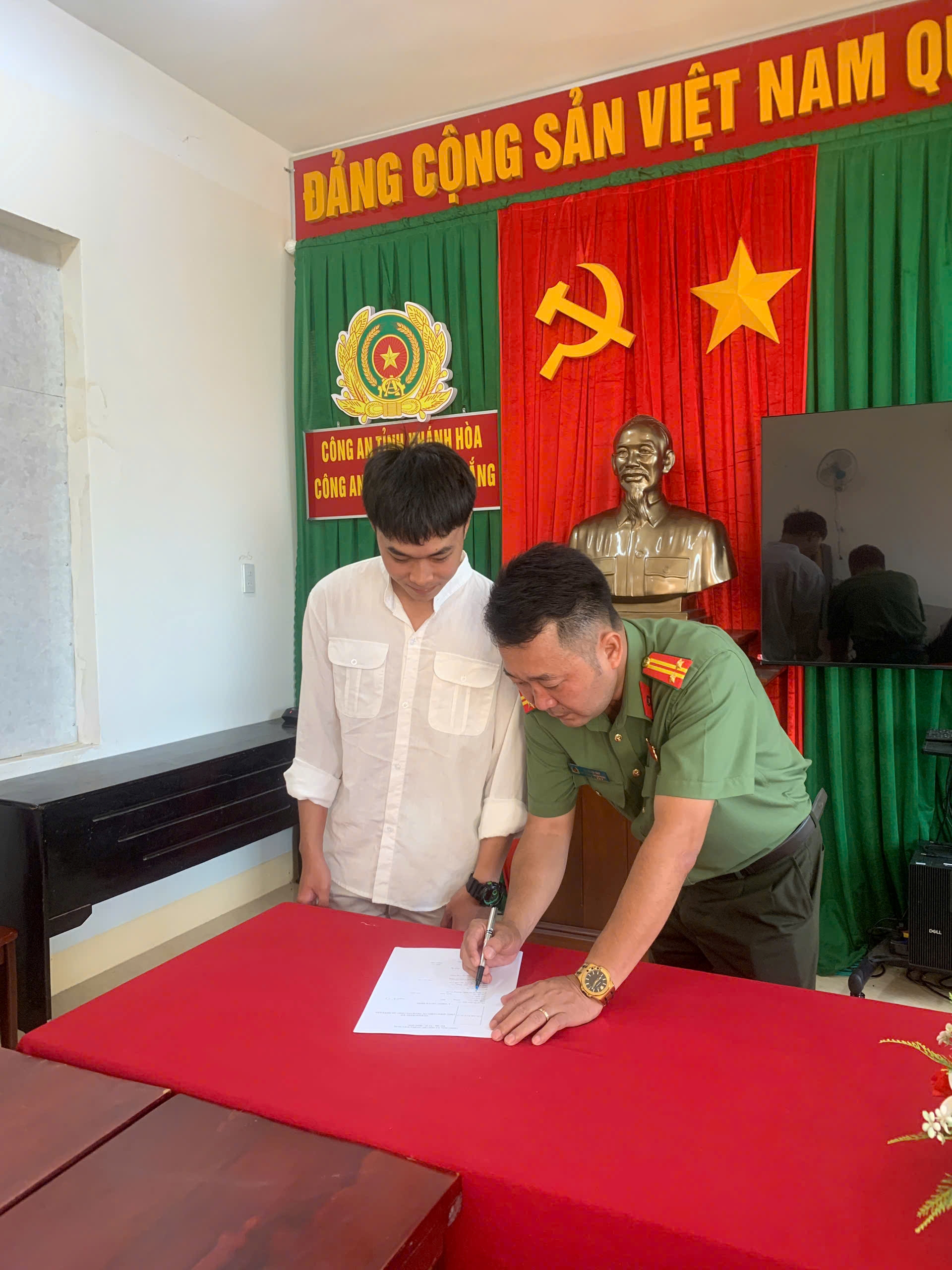 Biểu dương tinh thần xung kích của thanh niên tình nguyện đăng ký thực hiện nghĩa vụ tham gia Công an nhân dân năm 2027