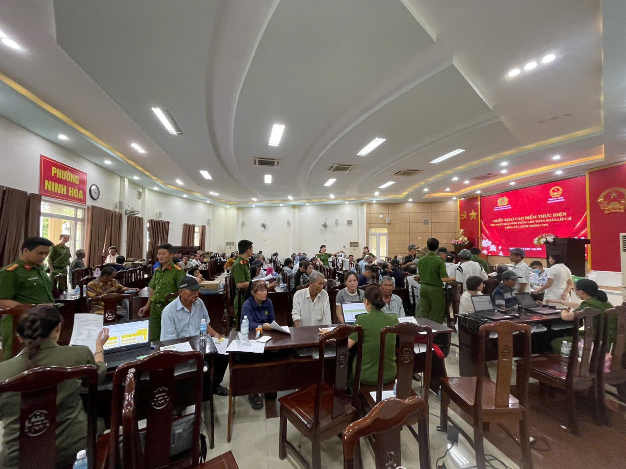 Thu nhận mẫu AND thân nhân liệt sĩ - những nghĩa cử từ trái tim