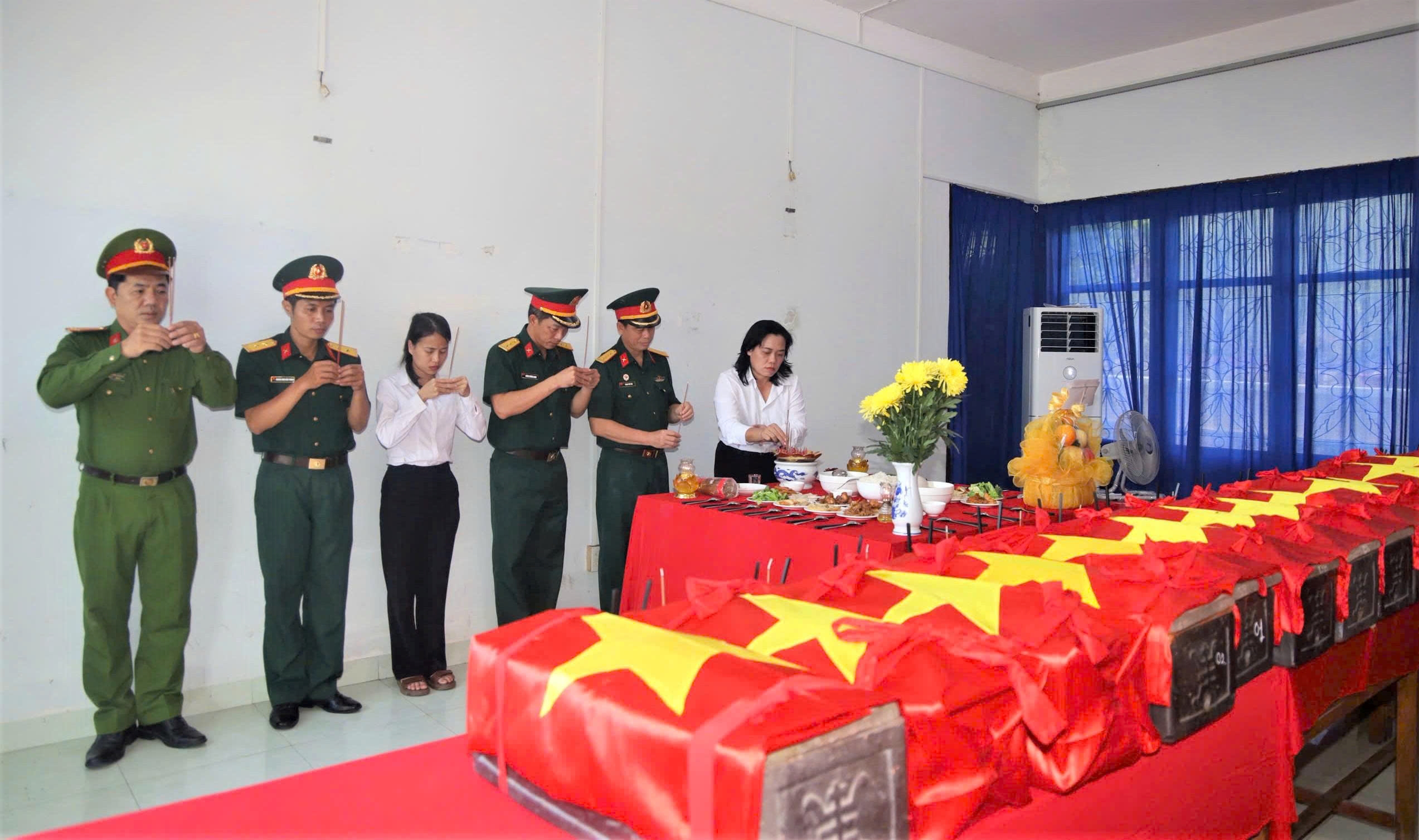 Công an phường Nam Nha Trang phối hợp tìm kiếm, quy tập hài cốt liệt sỹ trong chiến dịch 