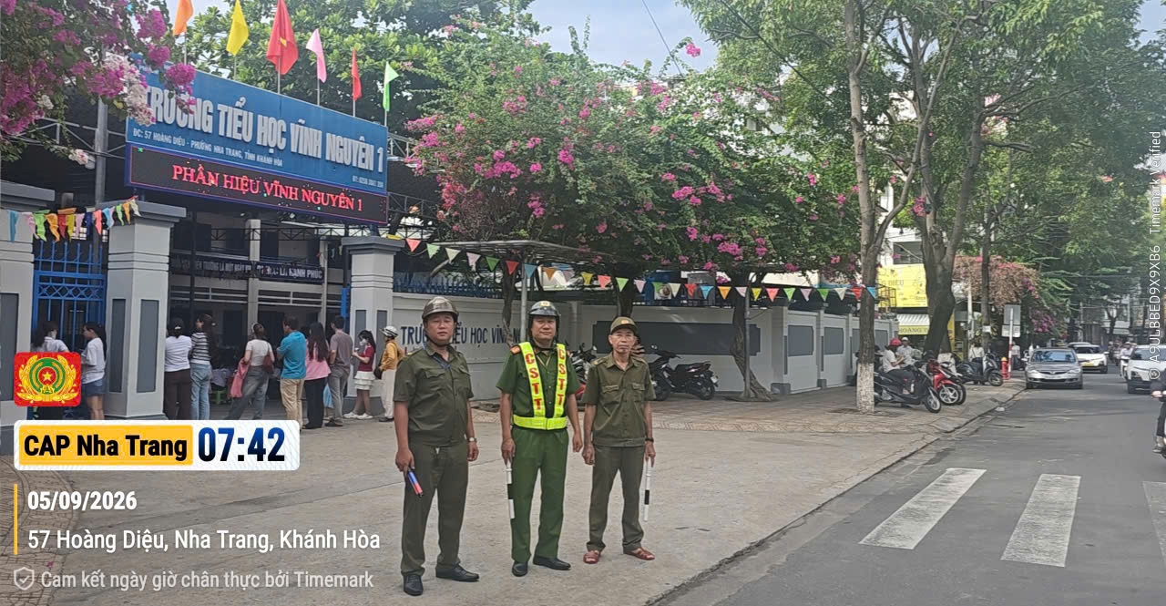 Công an phường Nha Trang đảm bảo trật tự an toàn giao thông Lễ khai giảng năm học 2026 - 2027