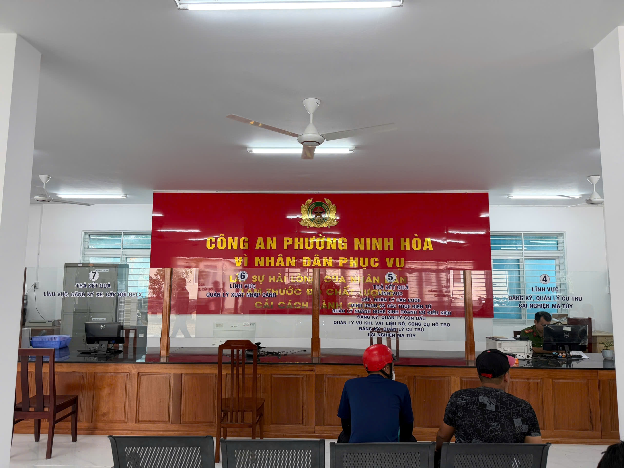 Chính thức vận hành Bộ phận Một cửa tại Công an phường Ninh Hòa