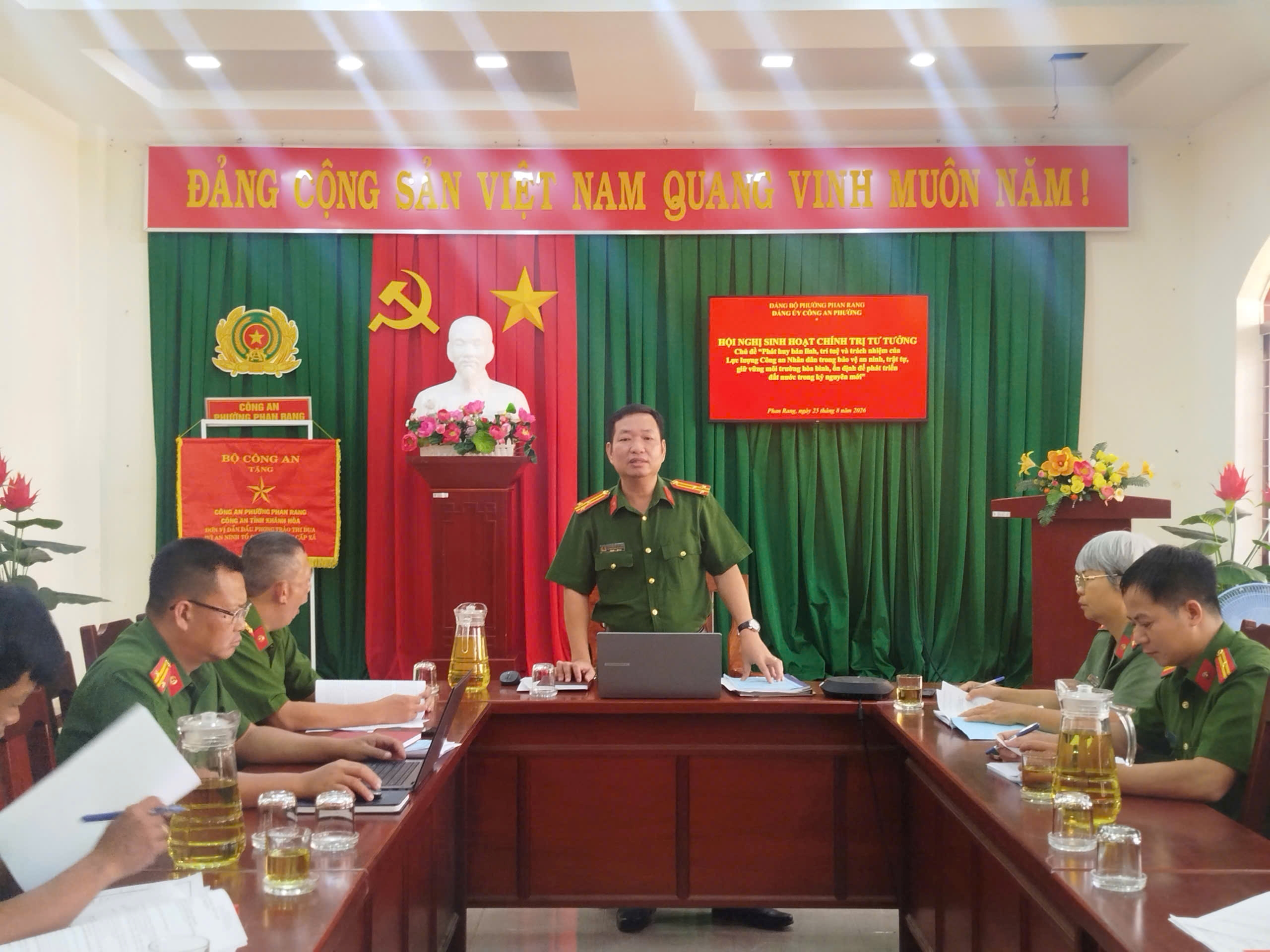Đảng ủy Công an phường Phan Rang tổ chức hội nghị sinh hoạt chính trị tư tưởng