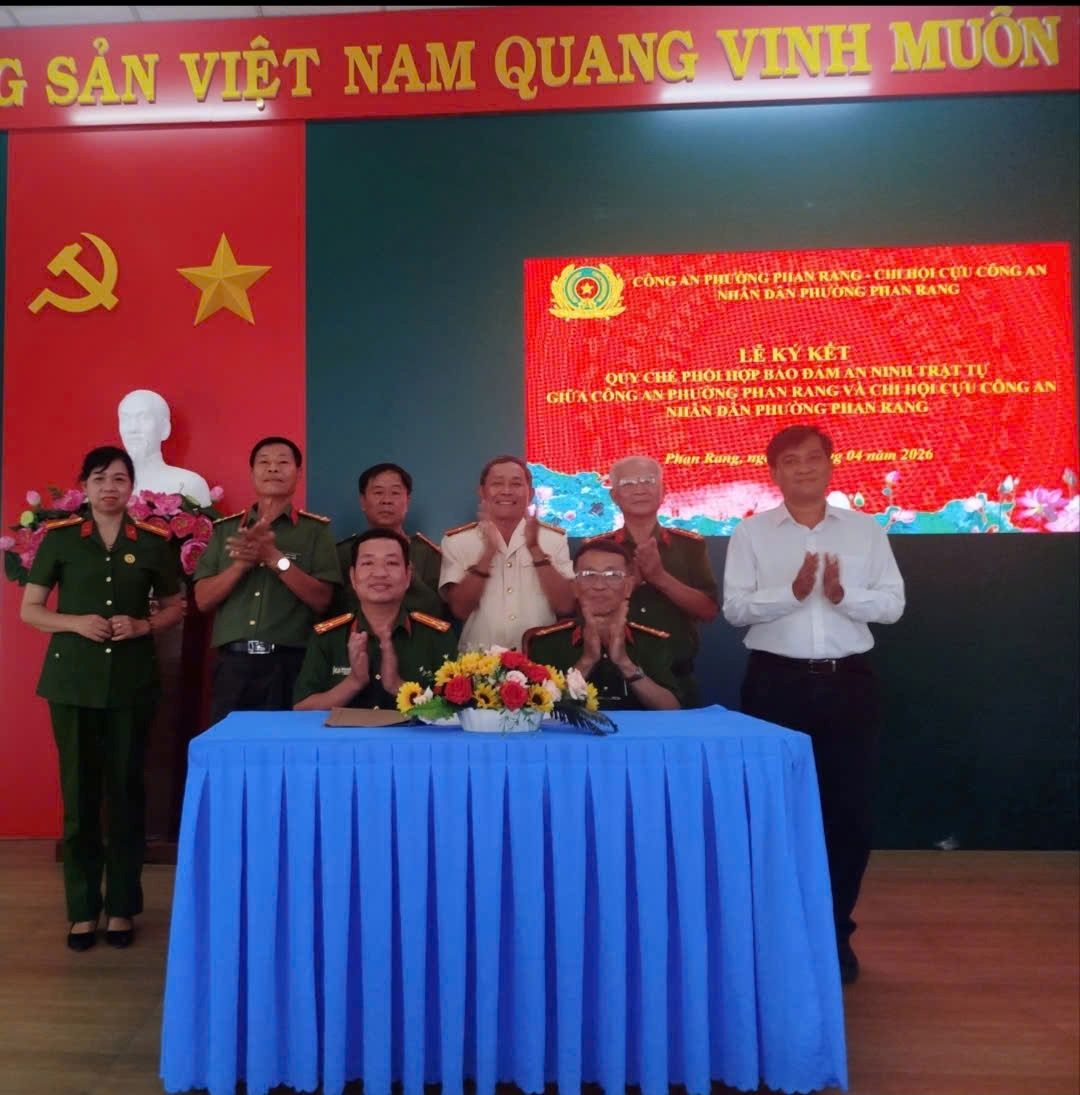 Ký kết quy chế phối hợp bảo đảm an ninh trật tự