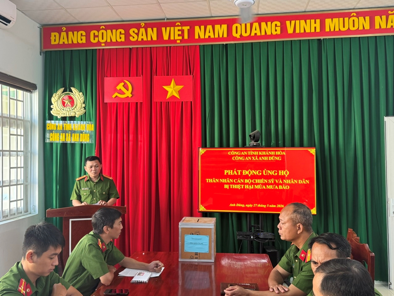 Công an xã Anh Dũng phát động ủng hộ thân nhân cán bộ chiến sỹ và nhân dân bị thiệt hại do mưa bão