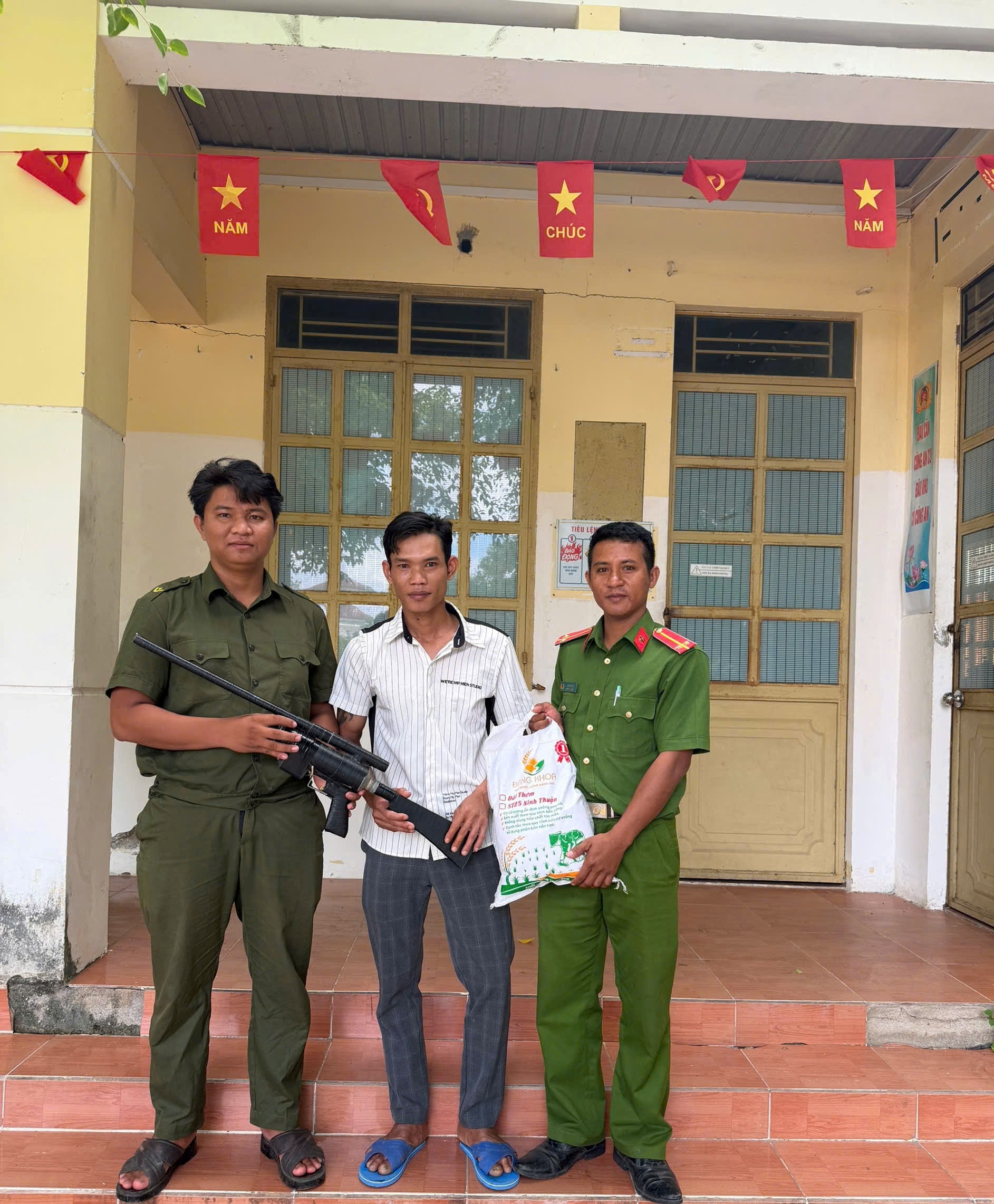 Công an xã Bác Ái Đông tiếp tục chương trình 