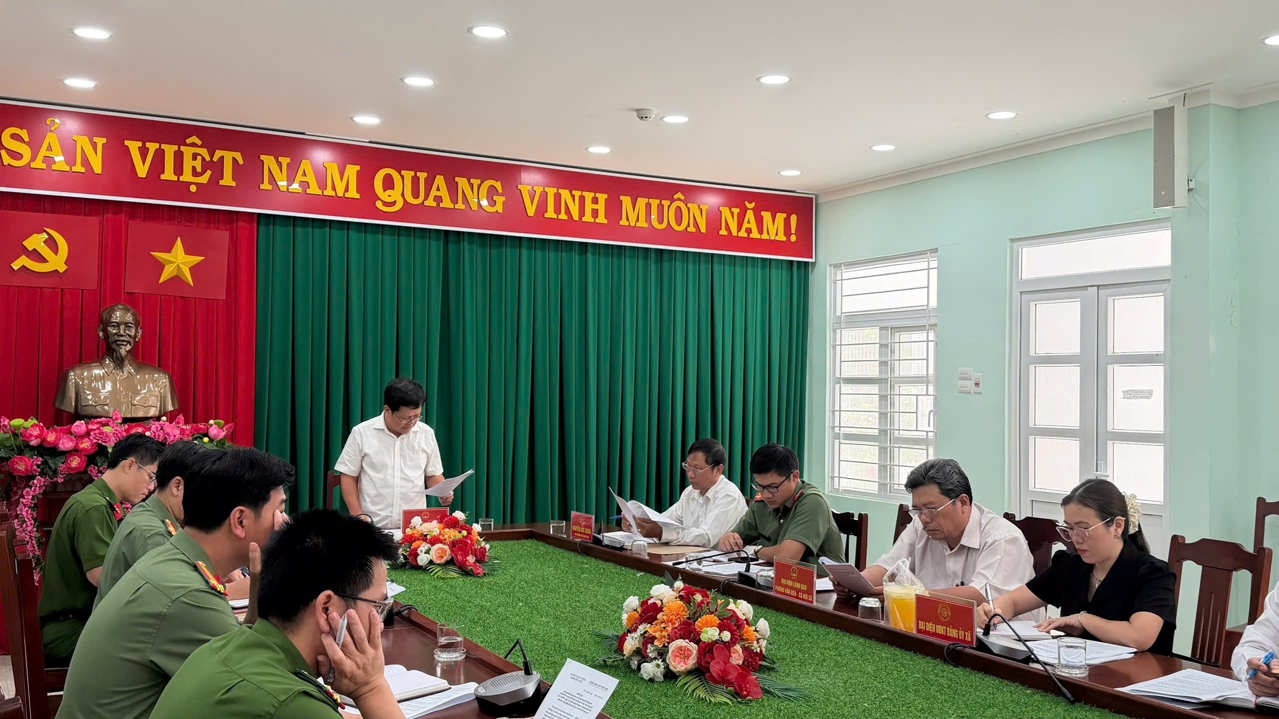 Kiểm tra công tác thực hiện Nghị quyết số 57-NQ/TW tại Chi bộ Công an xã Bác Ái Đông