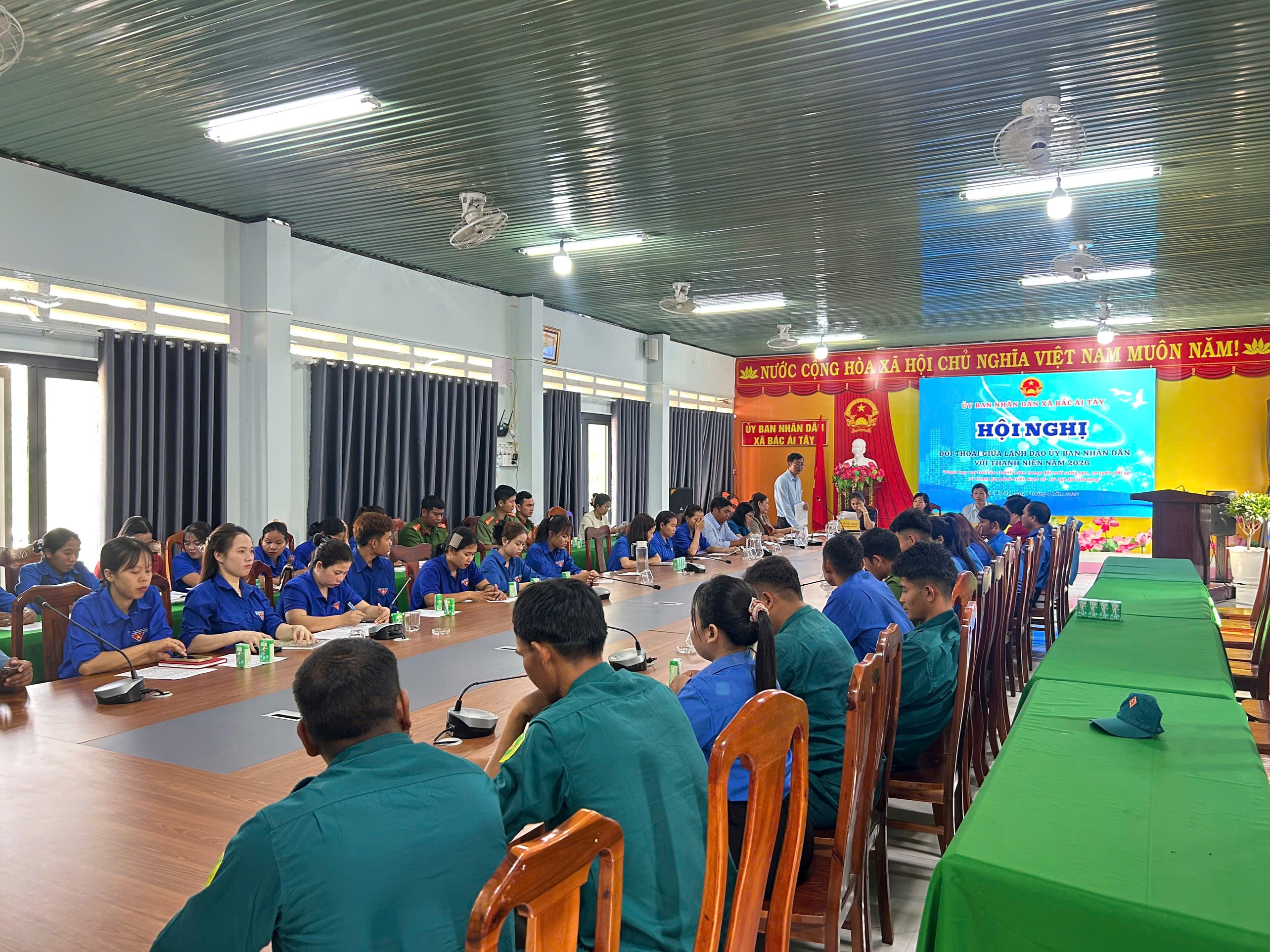 Đoàn Thanh niên Công an xã Bác Ái Tây tham dự Hội nghị đối thoại  giữa lãnh đạo UBND xã với đoàn viên, thanh niên năm 2026