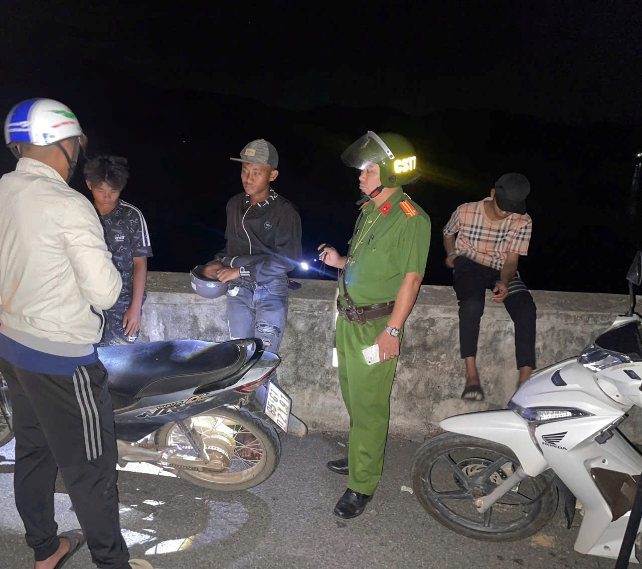 Công an xã Bác Ái Tây tăng cường tuần tra, kiểm soát bảo đảm an ninh trật tự trên địa bàn