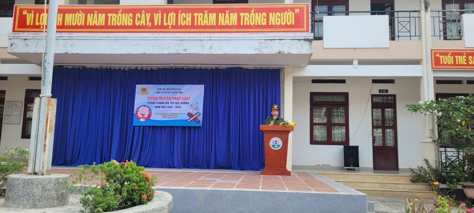Công an xã Bắc Khánh Vĩnh tổ chức truyên truyền pháp luật về ma túy trong học đường góp phần giữ vững địa bàn xã không ma túy