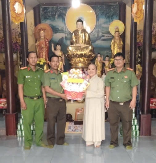 Công an xã Bắc Khánh Vĩnh đã tổ chức thăm, tặng quà các cơ sở thờ tự của Phật giáo dịp lễ Vũ lan năm 2026 (Phật lịch 2570)