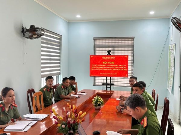 Công an xã Cam An tổ chức hội nghị học tập, quán triệt, triển khai thực hiện Quy định số 04-QĐ/ĐUCA ngày 26/6/2026 của Đảng ủy Công an Trung ương; Đề án số 15-ĐA/TU ngày 09/7/2026 của Tỉnh ủy Khánh Hòa.