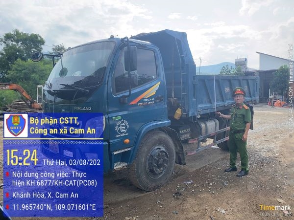Công an xã Cam An tổng rà soát, kiểm tra các phương tiện kinh doanh vận tải vi phạm trên địa bàn