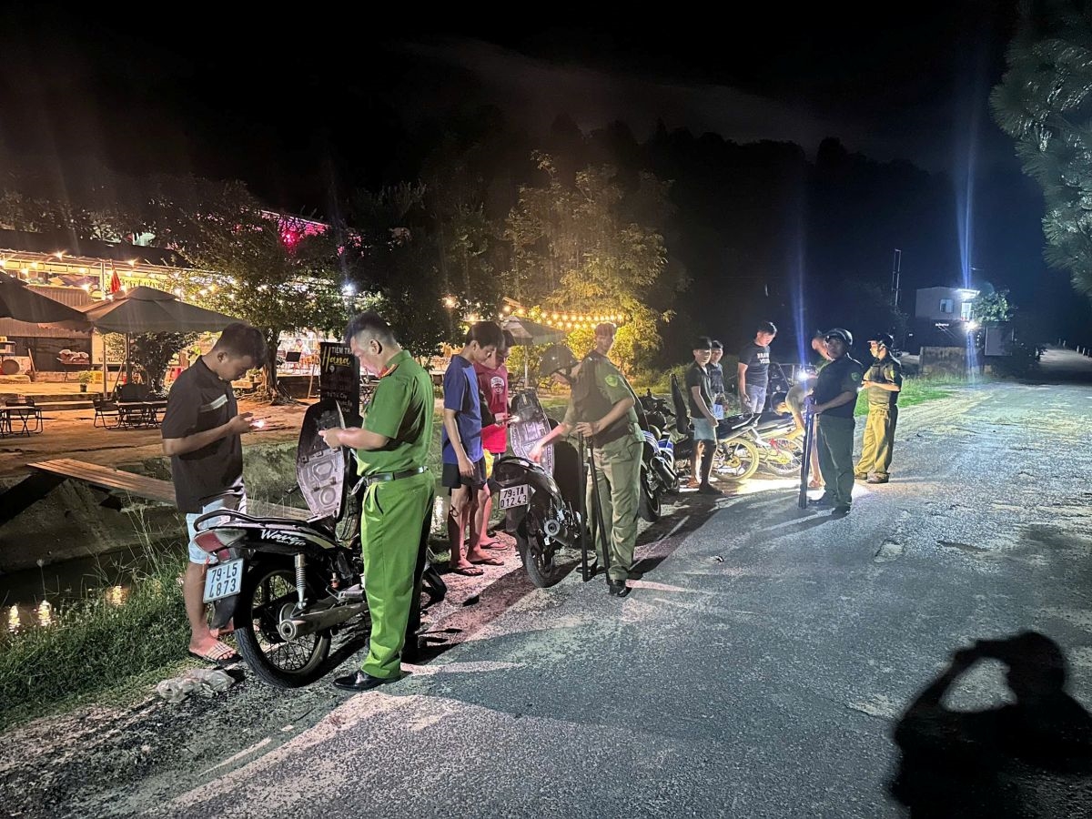 Công an xã Cam Hiệp tăng cường tuần tra, bảo đảm an ninh trật tự trên địa bàn