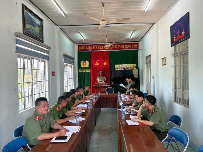 Xã Cam Hiệp: Tổ chức Hội nghị đánh giá Chỉ huy công an xã sau 01 năm thực hiện mô hình chính quyền địa phương hai cấp