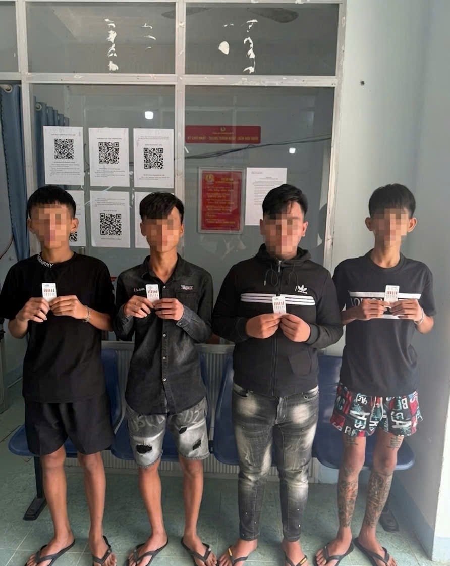Công an xã Cam Hiệp: Phát hiện, xử lý nhóm thanh thiếu niên tổ chức sử dụng trái phép chất ma túy