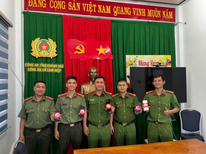 Đoàn Thanh niên Công an xã Cam Hiệp tích cực hưởng ứng Chiến dịch truyền thông “Tôi yêu Tổ quốc tôi”