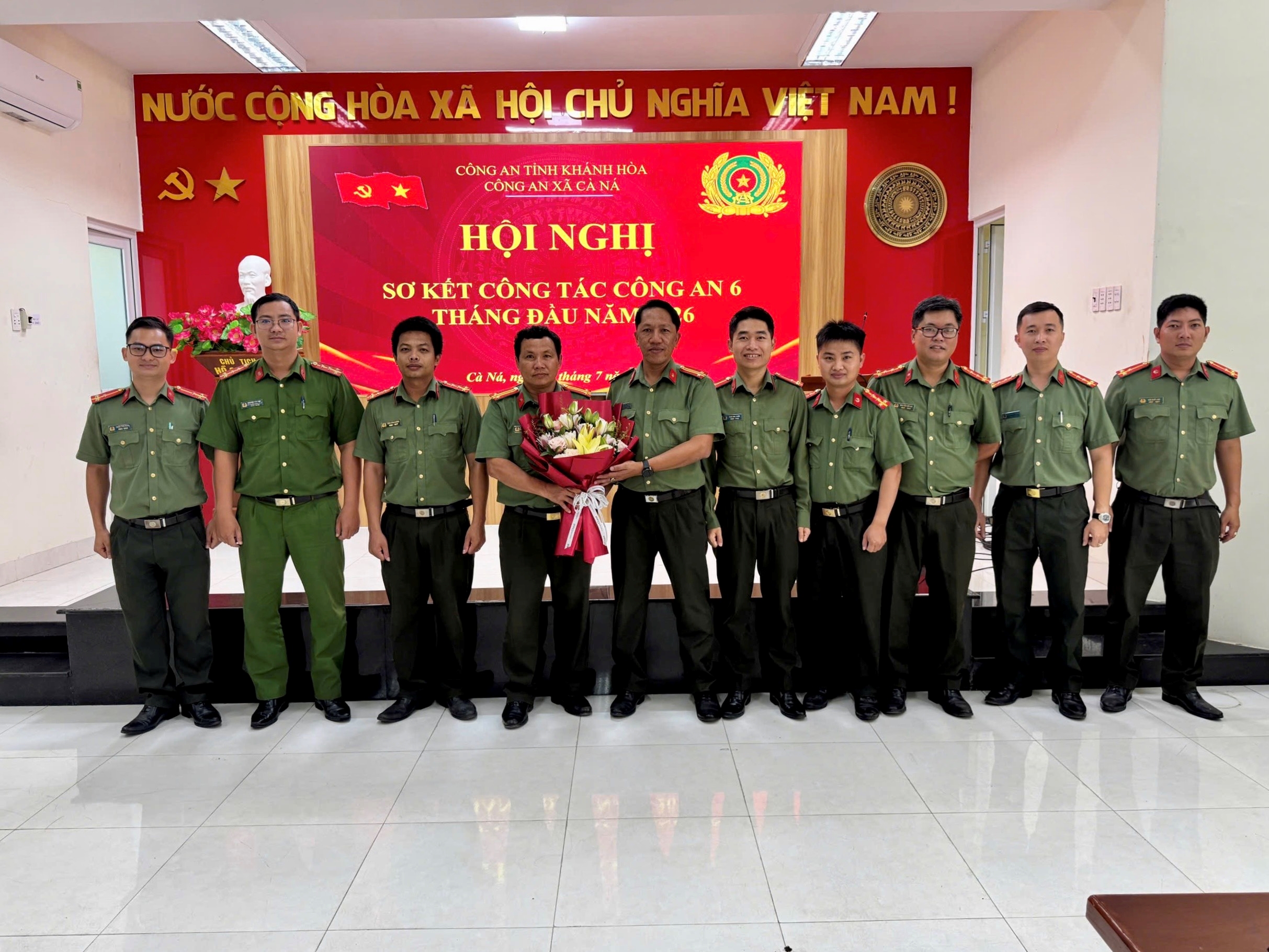 Công an xã Cà Ná tổ chức gặp mặt kỷ niệm 80 năm Ngày truyền thống lực lượng An ninh nhân dân và sơ kết công tác 6 tháng đầu năm 2026