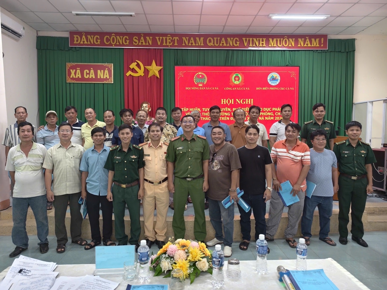 Cà Ná nâng cao ý thức chấp hành pháp luật khi tham gia giao thông đường thủy cho Nhân dân
