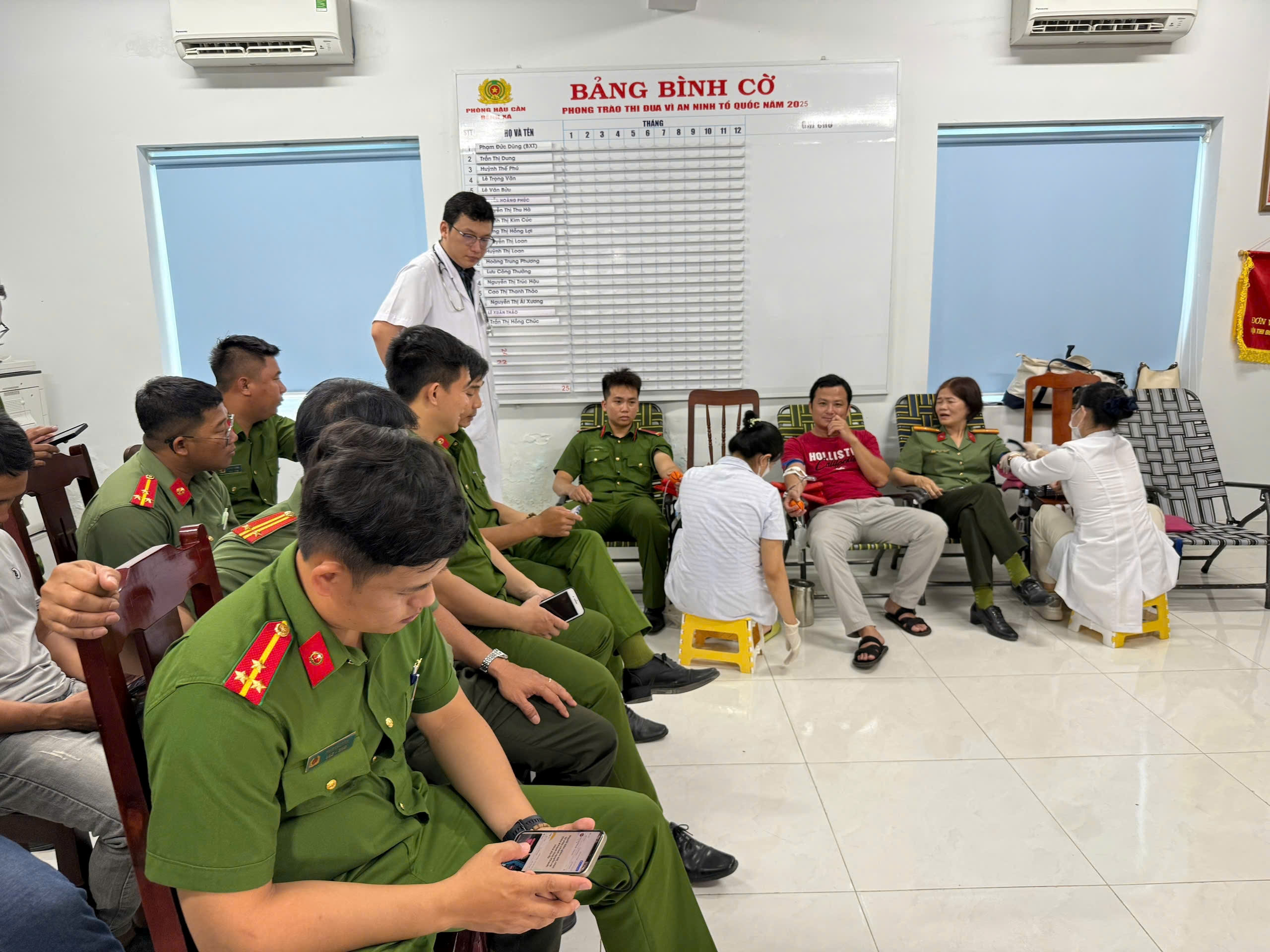 Công an xã Công Hải tích cực hưởng ứng Chiến dịch cao điểm “Ngày toàn dân hiến máu tình nguyện - 07/4”, “Triệu trái tim - chung nhịp đập” trong lực lượng Công an Khánh Hòa
