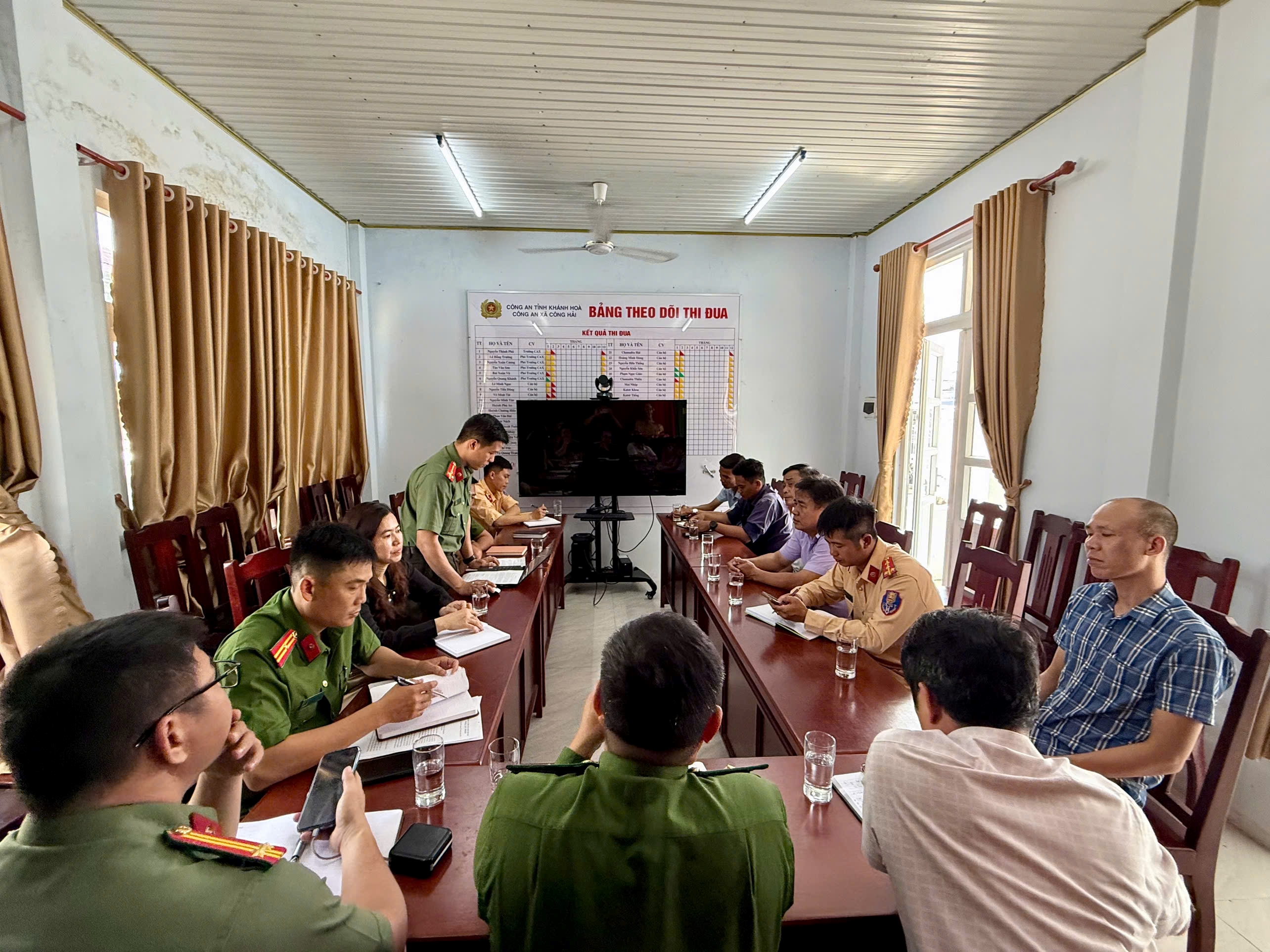 Tăng cường làm việc với doanh nghiệp khai thác đá nhằm đảm bảo trật tự an toàn giao thông trên địa bàn xã Công Hải