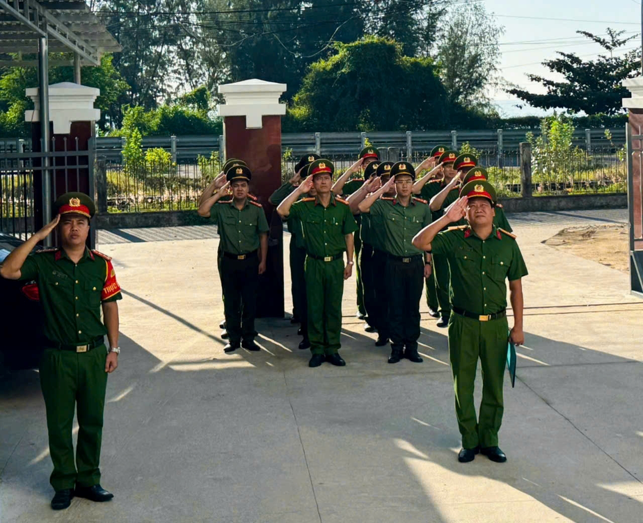 Công an xã Đại Lãnh tổ chức Lễ chào cờ đầu tháng 8 năm 2026