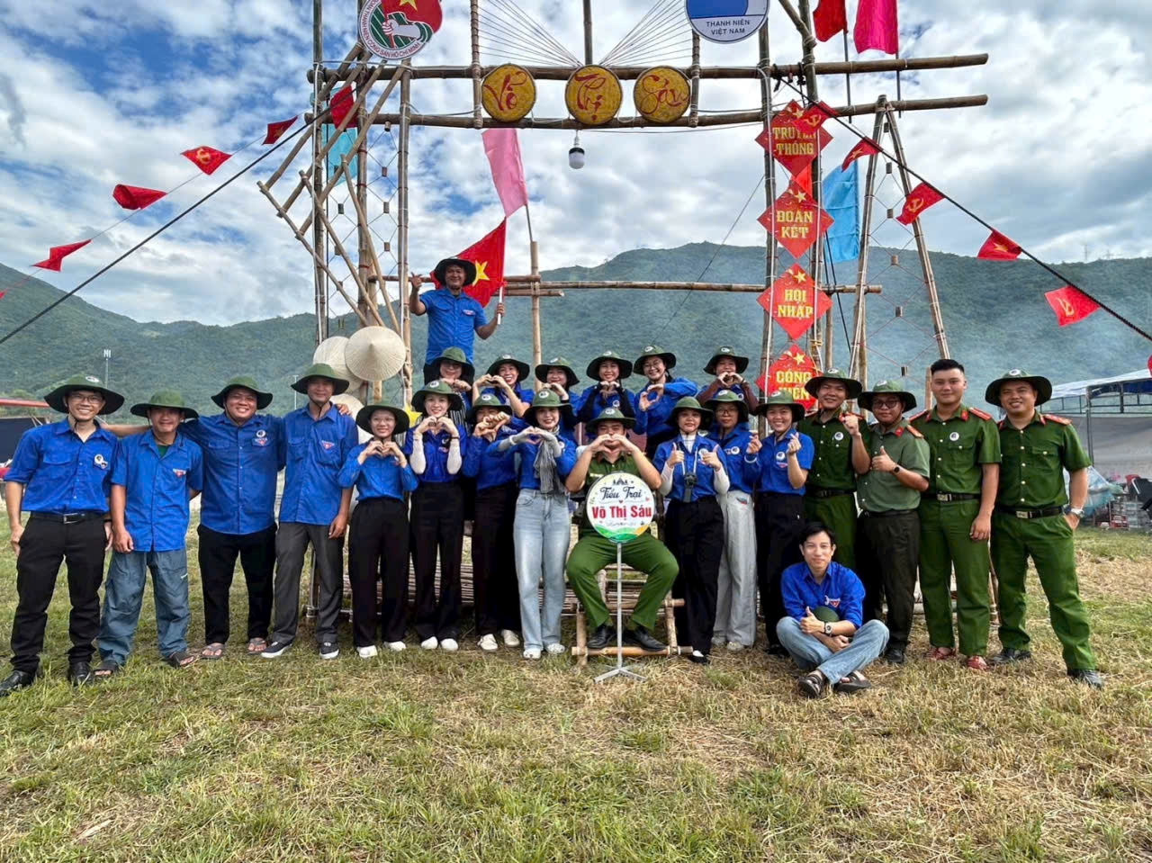 Tuổi trẻ Công an xã Đại Lãnh tích cực tham gia Hội trại truyền thống