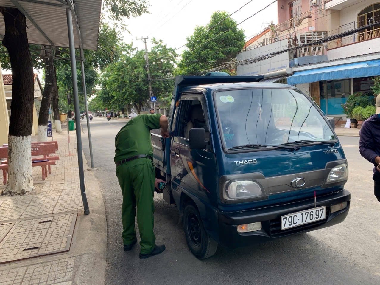 Công an xã Diên Khánh: Tổng rà soát phương tiện không đúng quy định trên địa bàn