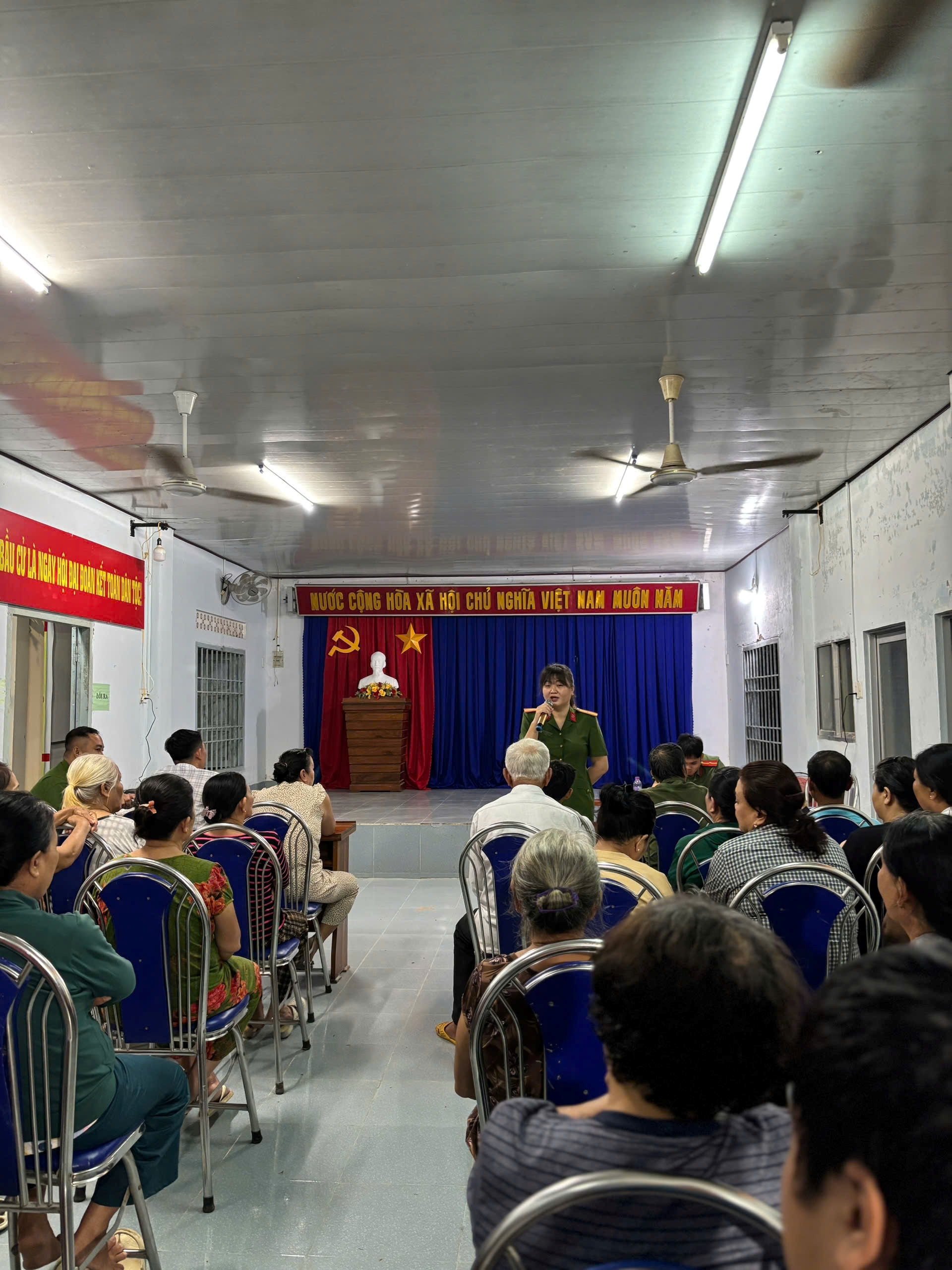 Công an xã Diên Lạc tổ chức tuyên truyền, phổ biến pháp luật về ma túy