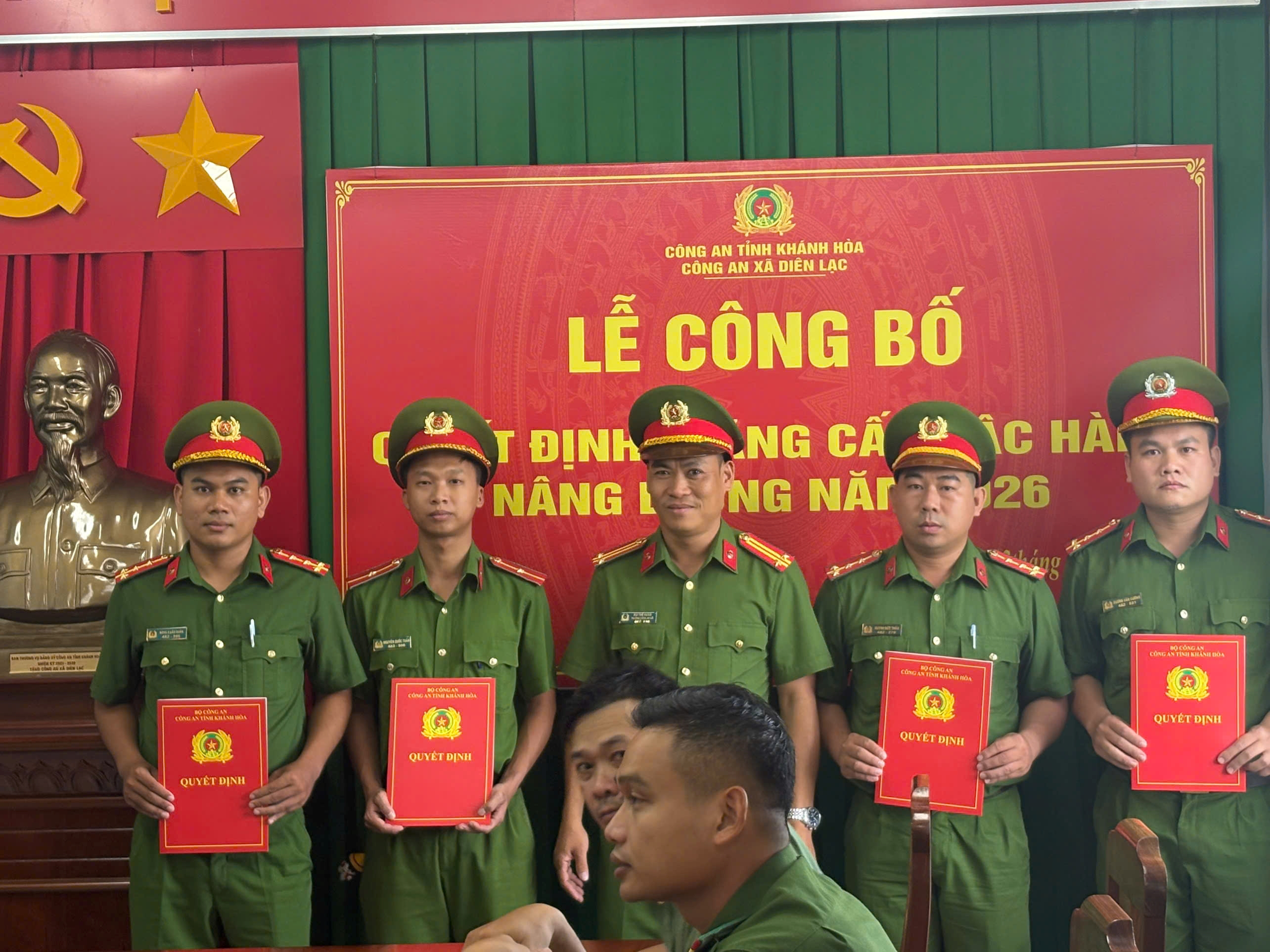 Công an xã Diên Lạc tổ chức Lễ công bố quyết định của Giám đốc Công an tỉnh về công tác cán bộ