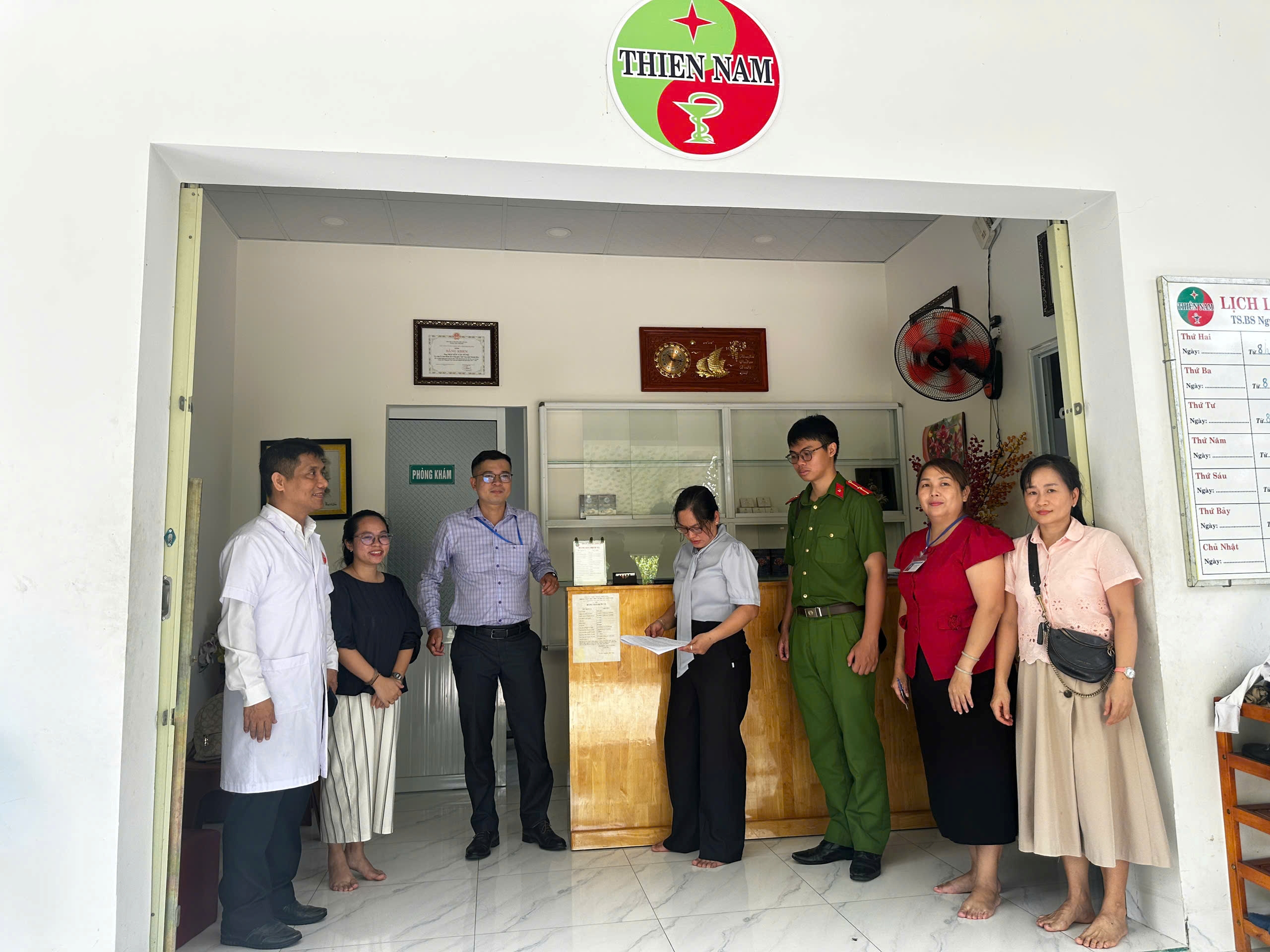 Công an xã Diên Lạc phối hợp kiểm tra liên ngành về hành nghề y, dược ngoài công lập trên địa bàn năm 2026
