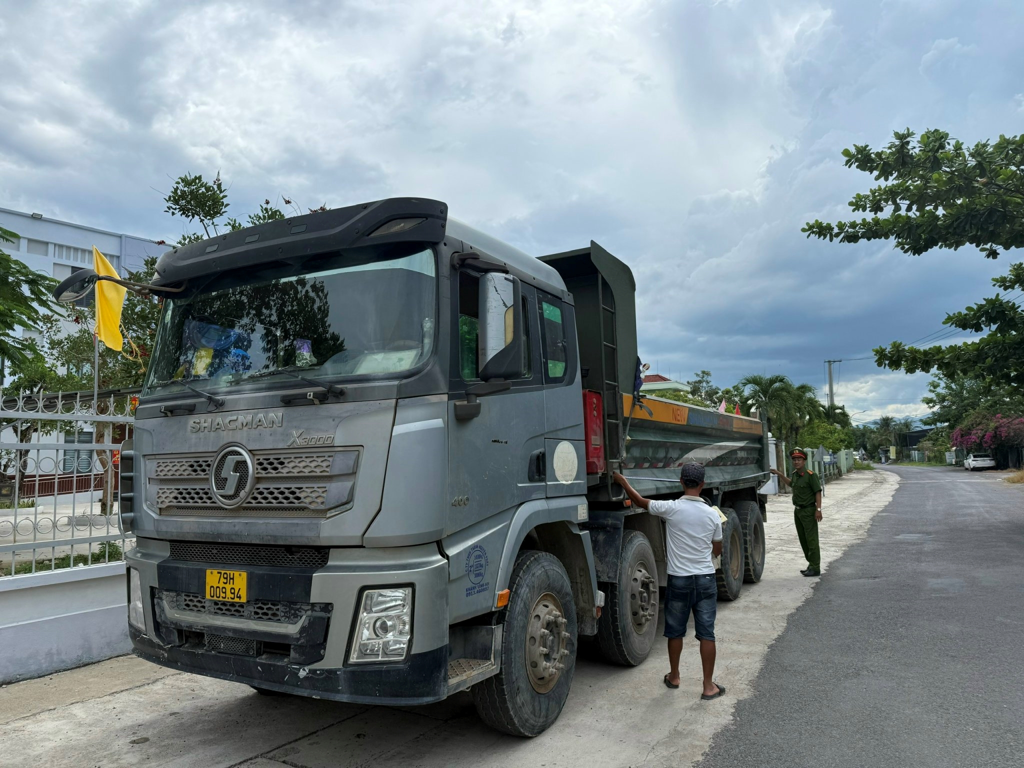 Công an xã Diên Lạc tăng cường rà soát, xác minh, cập nhật làm sạch dữ liệu đăng ký, quản lý phương tiện