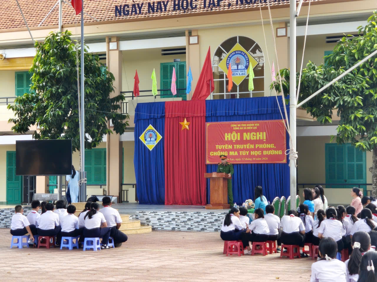 Công an xã Diên Lạc tổ chức Hội nghị tuyên truyền pháp luật về phòng, chống ma túy cho các em học sinh