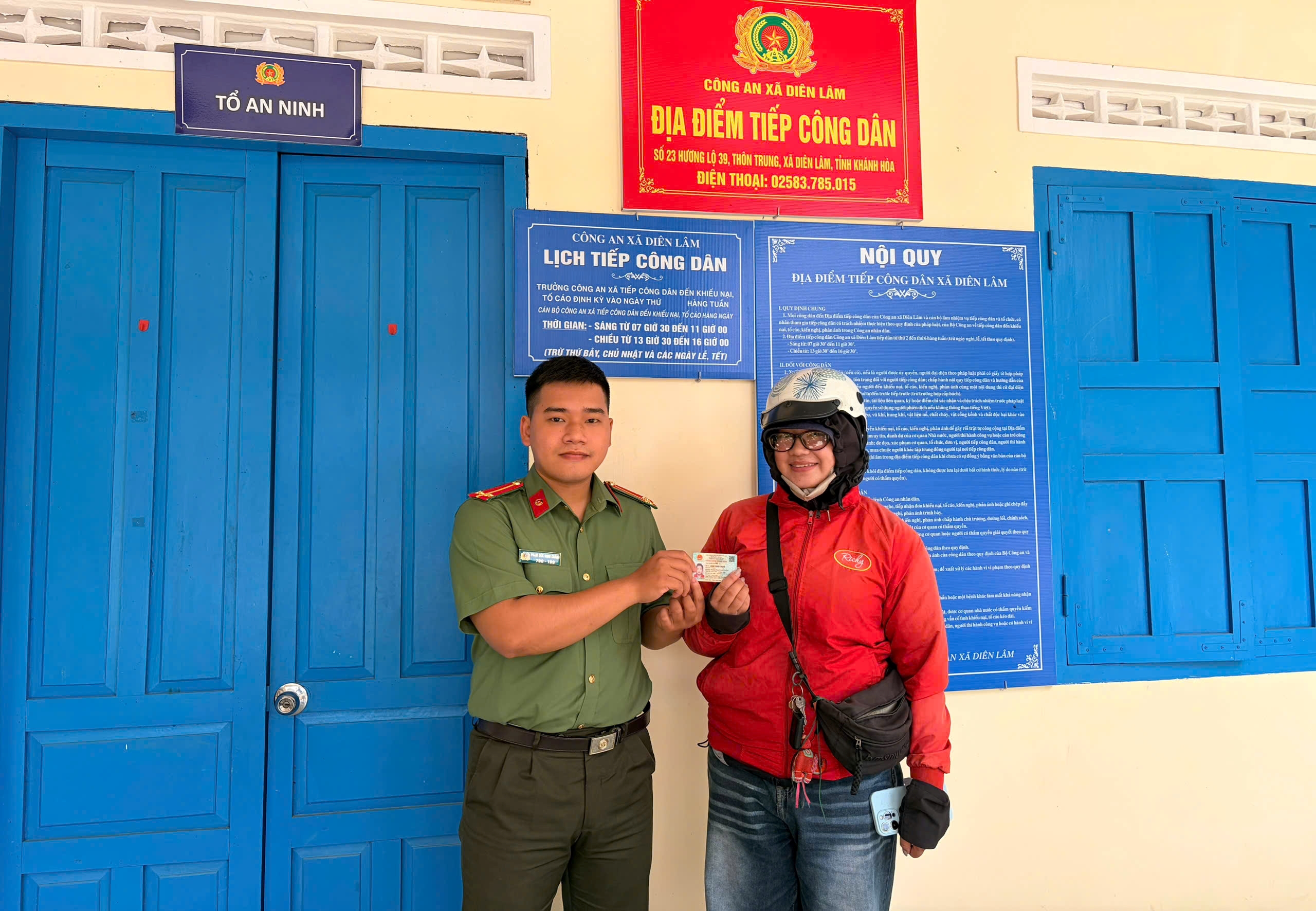 Công an xã Diên Lâm hỗ trợ trao trả thẻ Căn cước công dân cho người đánh rơi