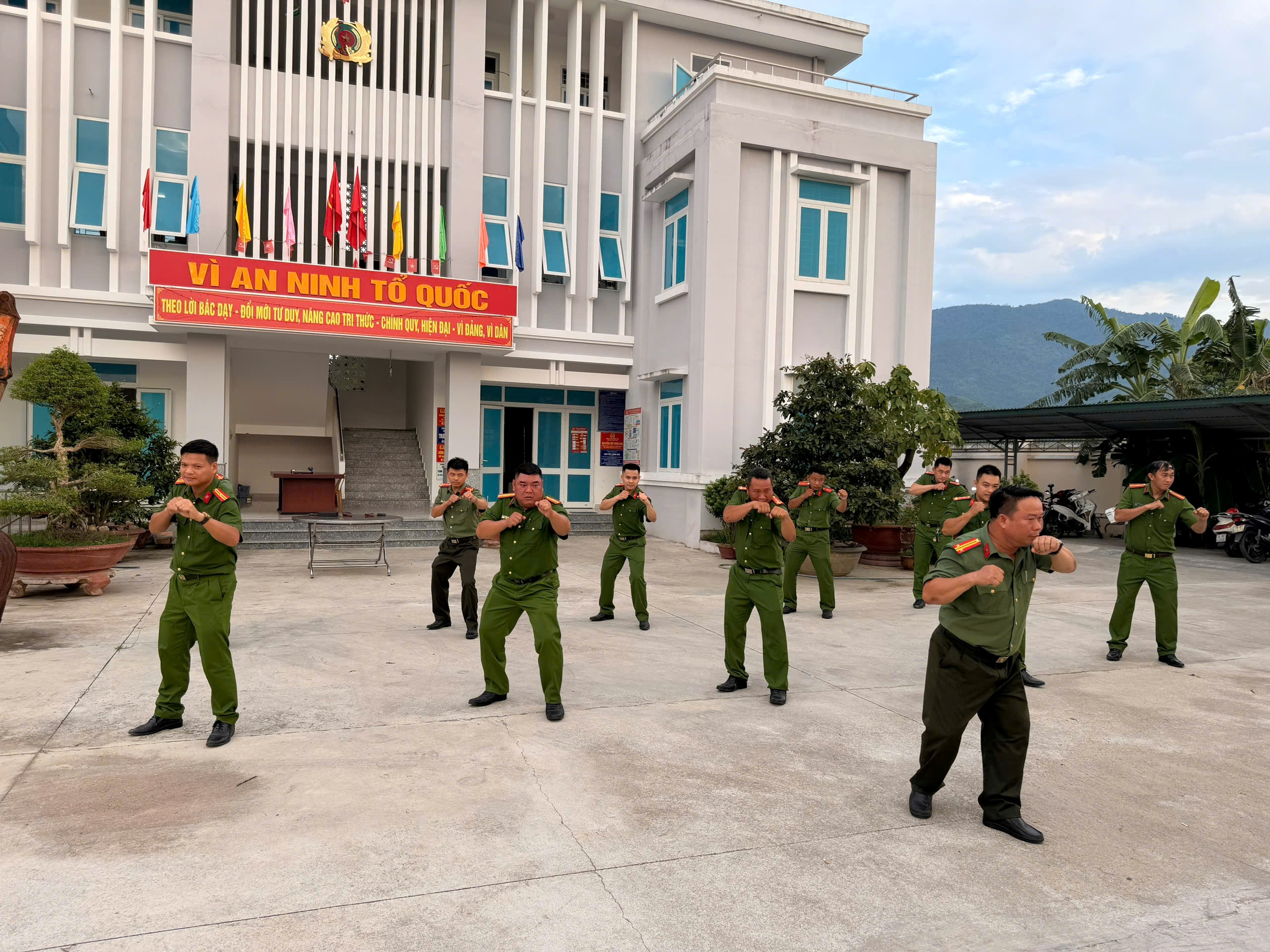 Công an xã Diên Thọ nâng cao chất lượng toàn diện lực lượng từ cơ sở