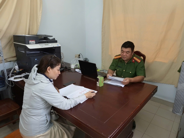 Công an xã Diên Thọ đưa thủ tục đăng ký con dấu đến gần cơ sở